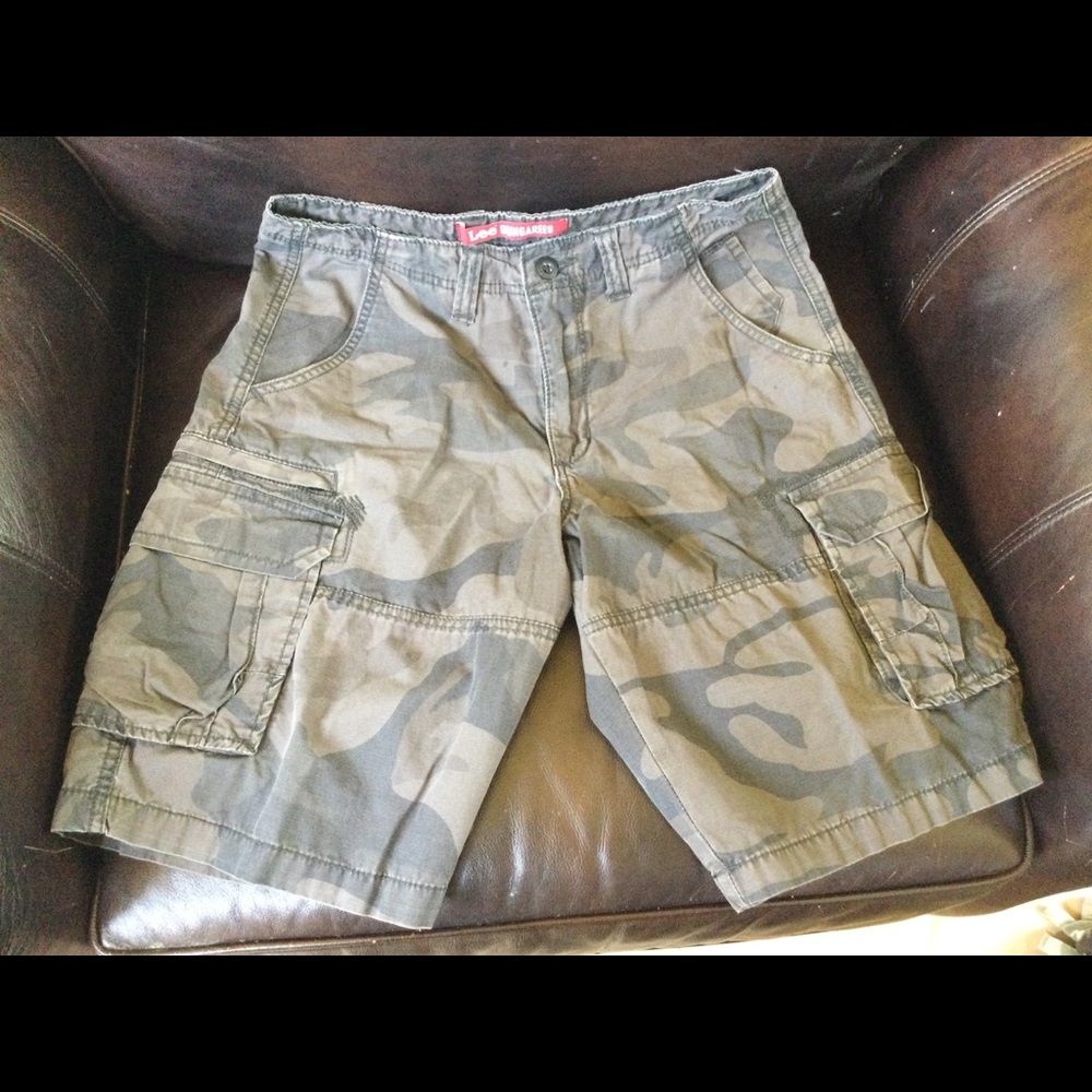 Lee Dungarees men’s camo cargo shorts
